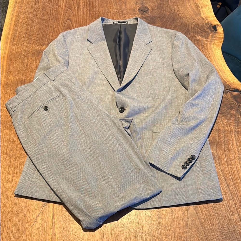 Zara Men's Gray Suit